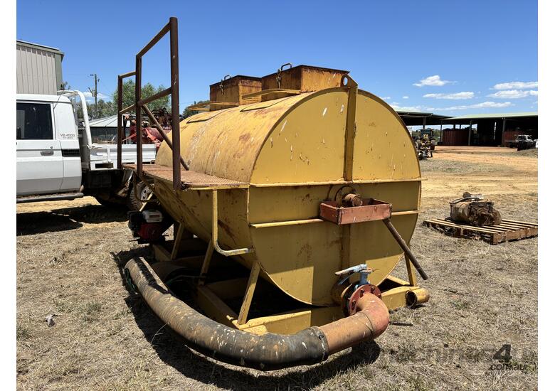 caption 1000 Gallon Molasses Tanker