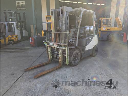 FORKPAC- Crown CG33P gas forklift