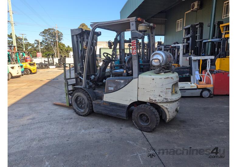 FORKPAC- Crown CG33P gas forklift
