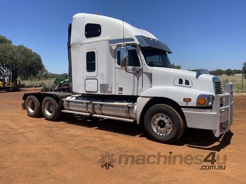 2004 Freightliner CST 120   6x4 Prime Mover