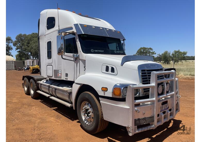 caption 2004 Freightliner CST 120 6x4 Prime Mover