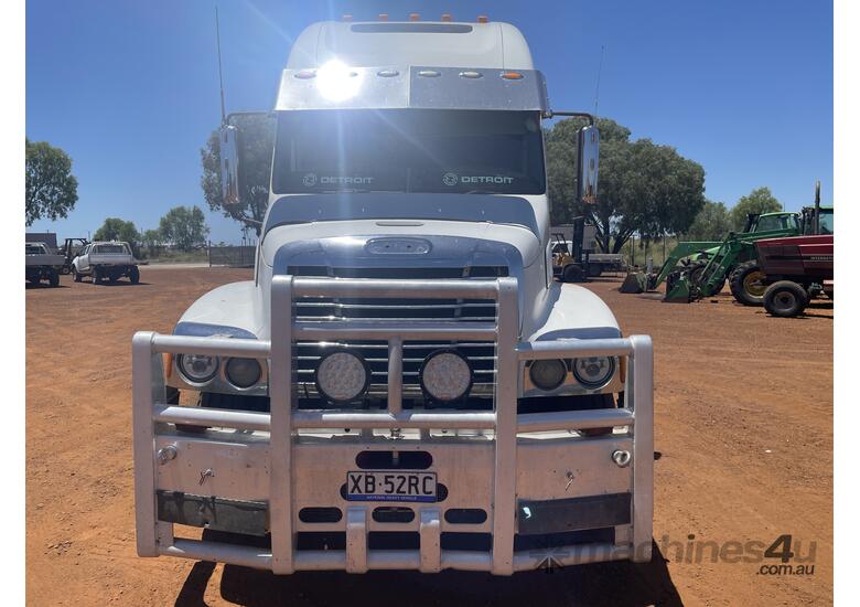 caption 2004 Freightliner CST 120 6x4 Prime Mover