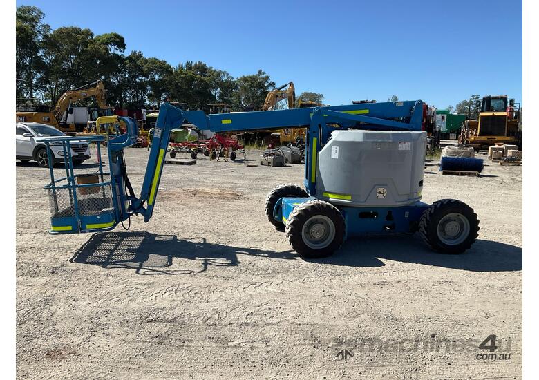 caption 2005 Genie Z-34/22 Knuckle Boom
