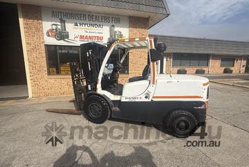 5.5 Tonne Hyster Forklift For Sale