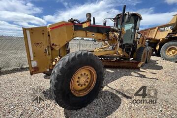 Caterpillar 2012   12M Caterpillar 2012   12M