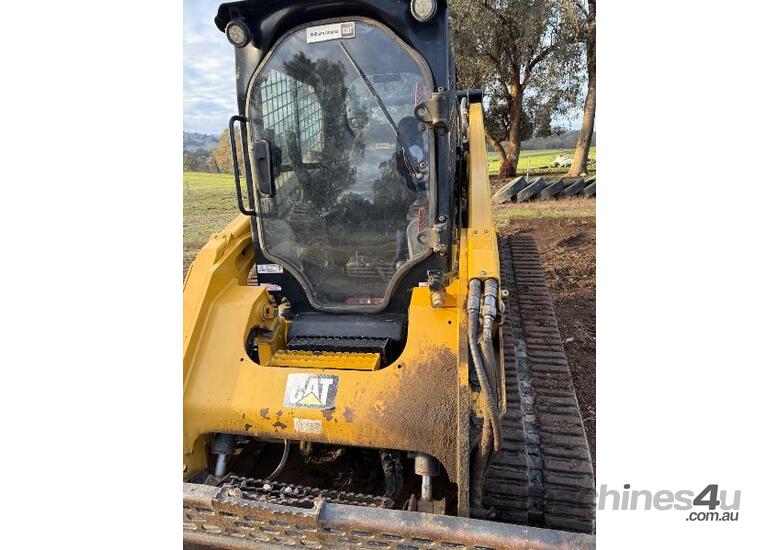 caption CAT 299D2 XHP Skid Steer
