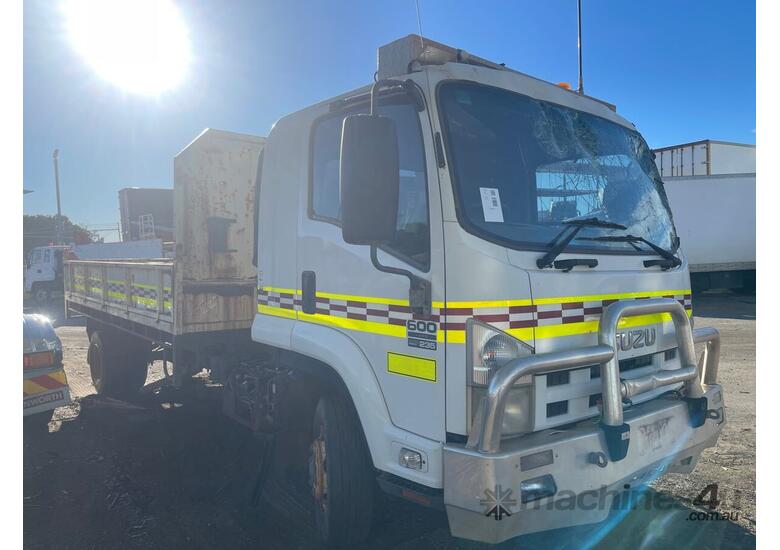 caption 2009 Isuzu FRR600 Crane Tipper Day Cab