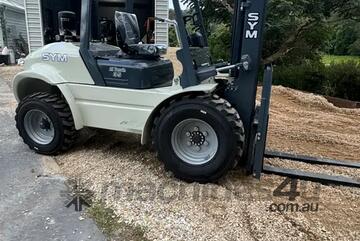Sym Rough Terrain CPC35 Forklift