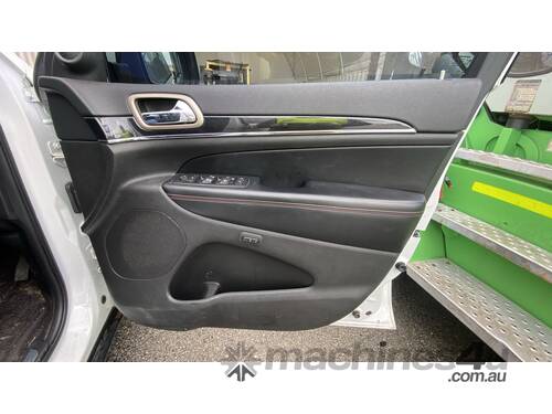 caption 2017 Jeep Grand Cherokee Blackhawk Petrol (WOVR - Repairable Write off)
