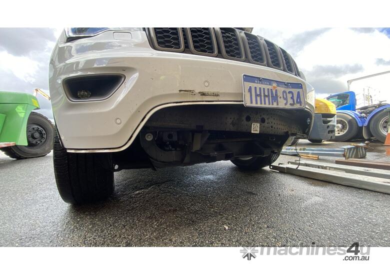 caption 2017 Jeep Grand Cherokee Blackhawk Petrol (WOVR - Repairable Write off)