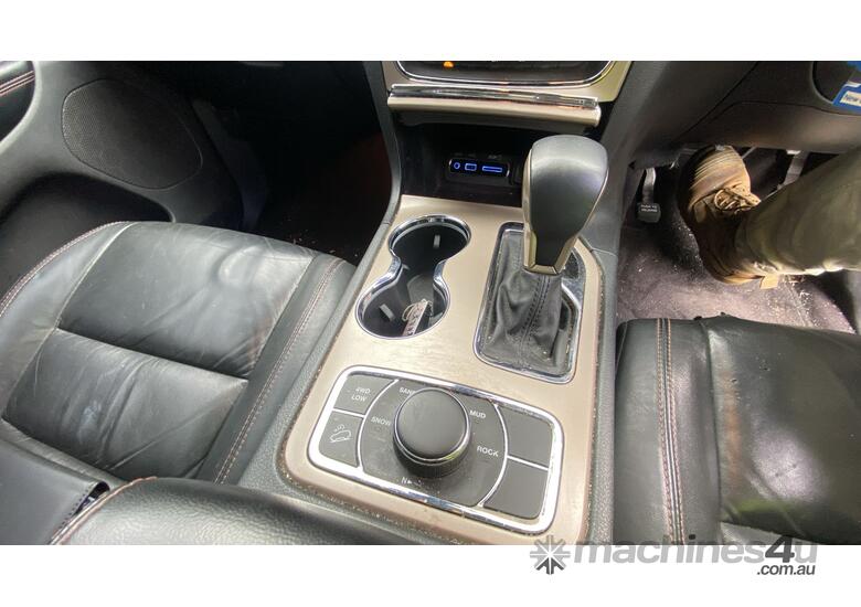 caption 2017 Jeep Grand Cherokee Blackhawk Petrol (WOVR - Repairable Write off)