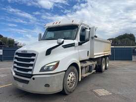 2022 Freightliner Cascadia Tipper - picture0' - Click to enlarge