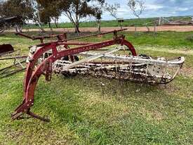 New Holland Hay Rake - picture0' - Click to enlarge