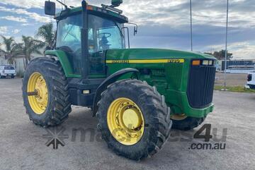 John Deere   8100