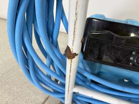 Robotek Robo Pro30 Pool Cleaner (Ex-Council) - picture0' - Click to enlarge