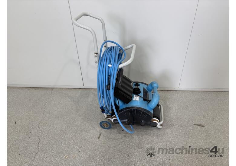 Robotek Robo Pro30 Pool Cleaner (Ex-Council)