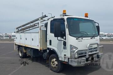 Isuzu   NPR300 Isuzu   NPR300