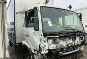 2000 Nissan UD MKB210 Curtainsider