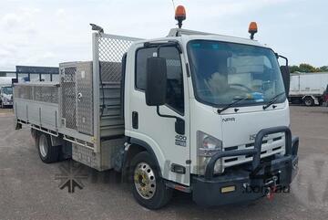 Isuzu   NPR 400