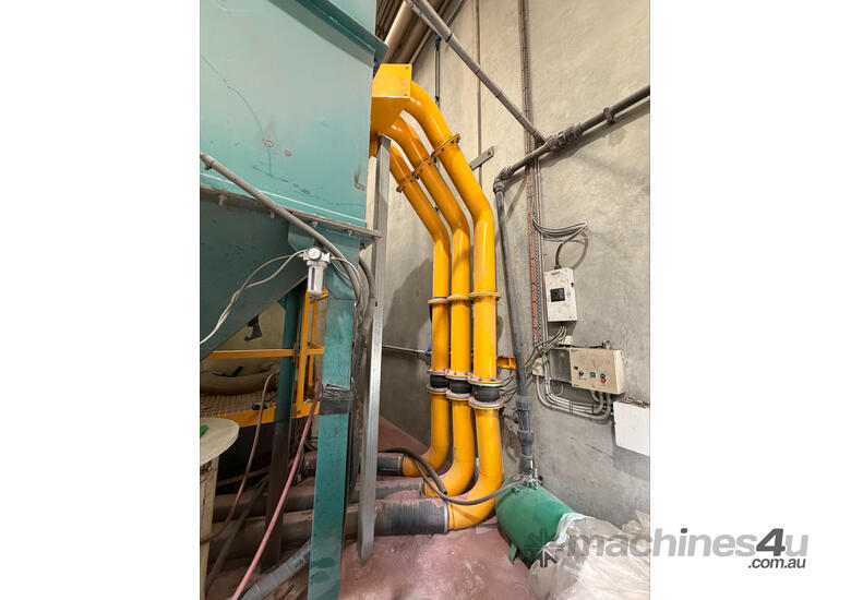 Sandblast recovery unit