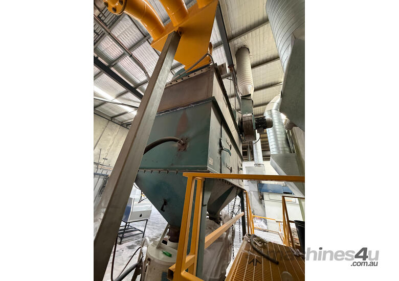 Sandblast recovery unit