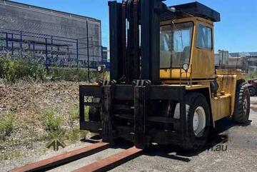 Clark C500Y550 25T 3.7m Diesel Forklift