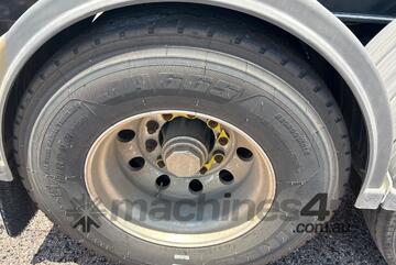 2022 Maxitrans ST3 Tri Axle Skel Trailer