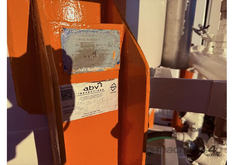 Fully Refurbished 1 off 3 Tonne Blast Pot with 2 off 3-Way Thompson Valves 