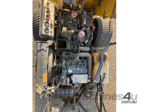 Walker MDDGHS Zero Turn Ride On Mower