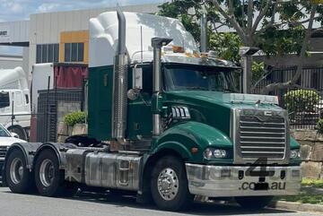 Mack 2016   Trident Prime Mover