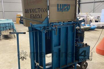 Lyco Dominator Hydraulic Wool Press