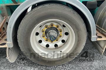 2013 Vawdrey VBS2 Tri Axle Skel Trailer