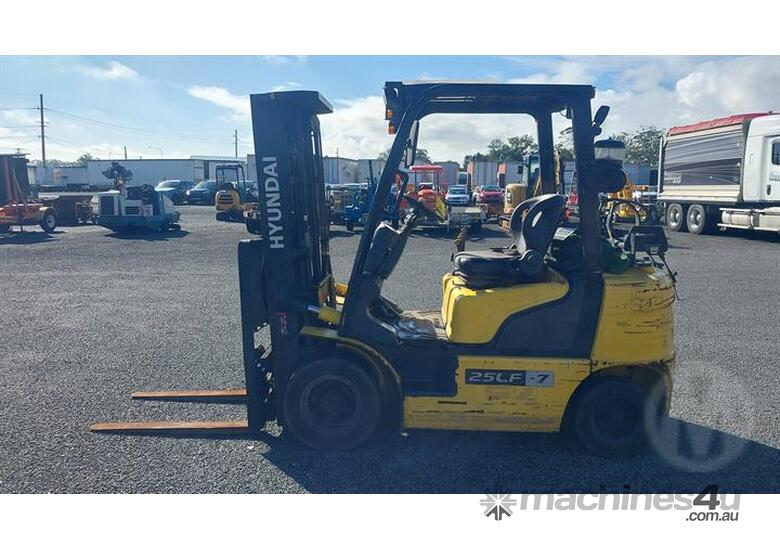 Hyundai 25LF-7