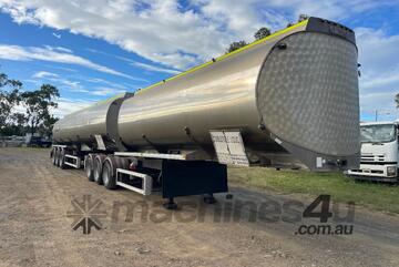 2011 Marshall Lethlean MLLWT-A21-TWTE Tri Axle Fuel Tanker Combination