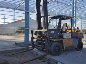 Komatsu fork lift 7 ton - picture0' - Click to enlarge