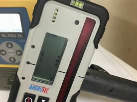 Topcon RL -200 2s Dual Grade Laser Level - picture0' - Click to enlarge