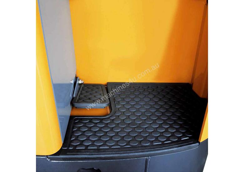 caption Caterpillar Sit-on 1.6 Tonne Reach Truck