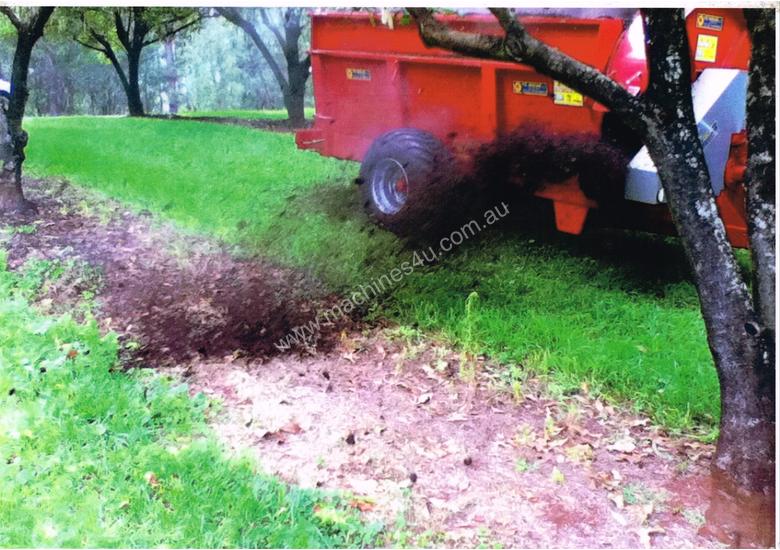 caption Compost/manure row spreader suit Orchard & Vineyard