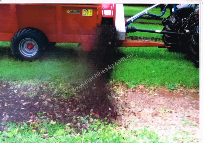 caption Compost/manure row spreader suit Orchard & Vineyard