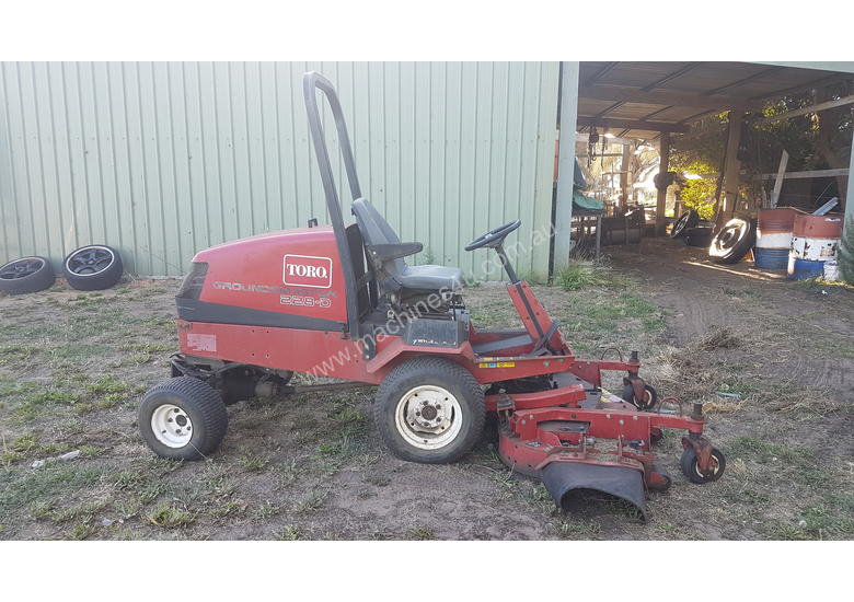 caption Ride on mower 228D
