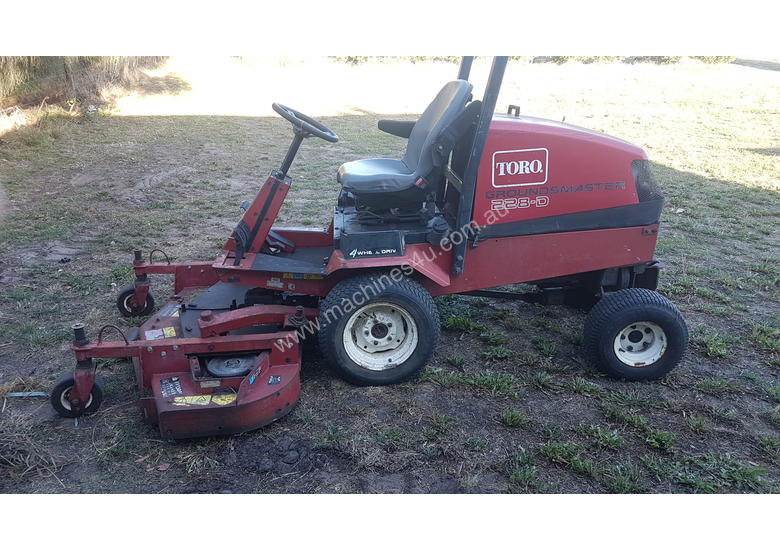 Used 2002 toro 228d Ride On Mowers in , - Listed on Machines4u