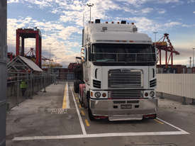 Truck ready for  work  - picture0' - Click to enlarge