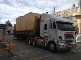 Truck ready for  work  - picture1' - Click to enlarge