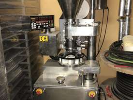 Encrusting machine for bakery or confectionery  - picture0' - Click to enlarge