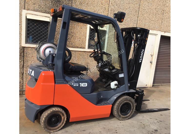 caption Toyota Container Mast Forklift