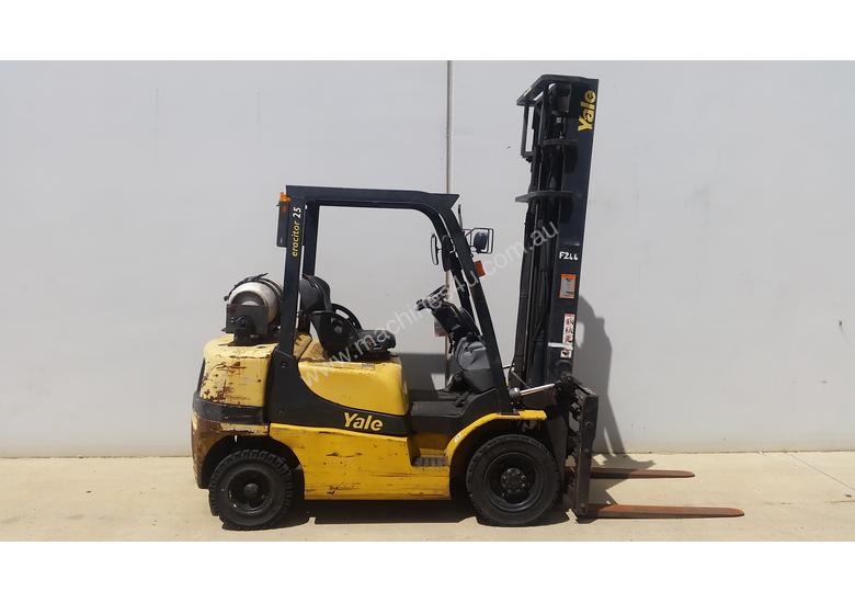 caption 2.5T Counterbalance Forklift