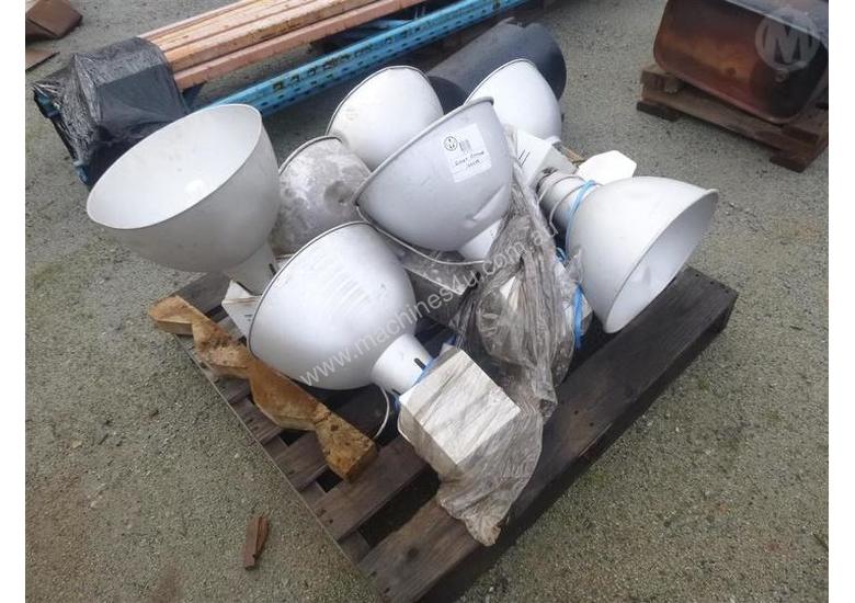 caption 7X Workshop Lights