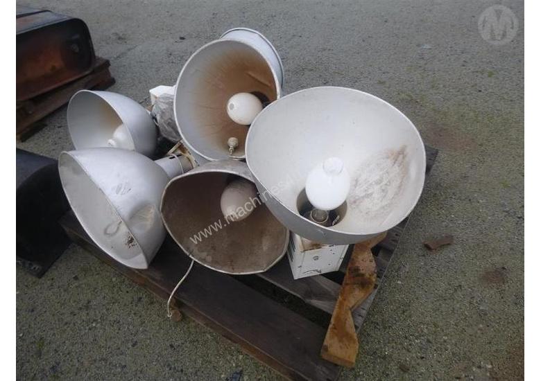 caption 7X Workshop Lights