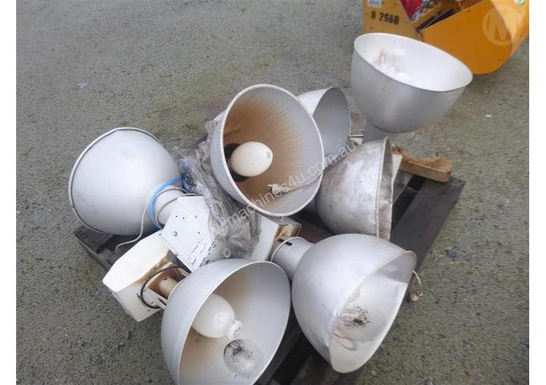 caption 7X Workshop Lights