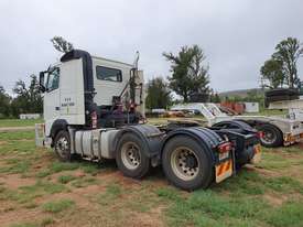 VOLVO 2003 FH 12  6 X 4 BOGIE DRIVE PRIME MOVER - picture1' - Click to enlarge